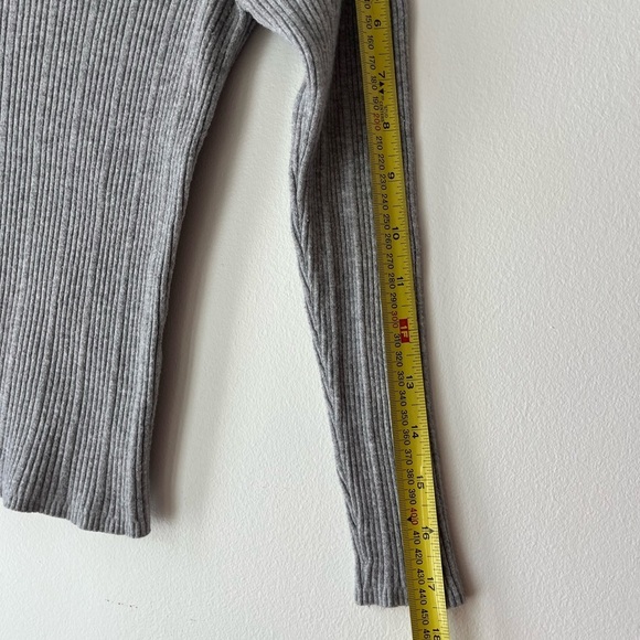 Primark 3/4 sleeve ribbed knit grey neutral cropped casual shirt women’s small - Picture 5 of 9